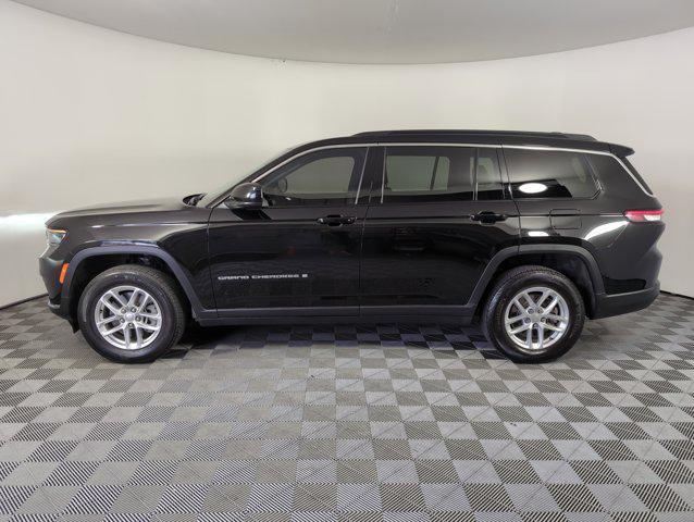 Photo of 2024 Diamond Black Crystal Pearlcoat Jeep Grand Cherokee L