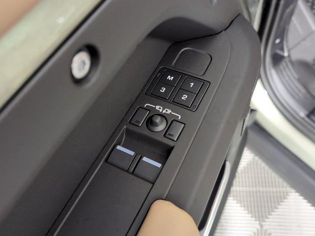 Photo of 2025 Pangea Green Metallic Land Rover Defender