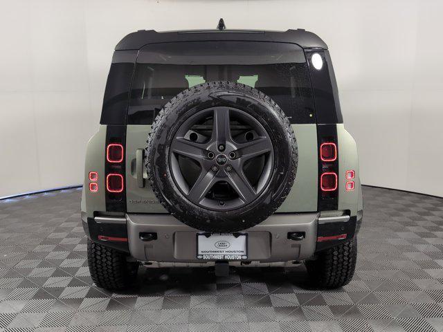 Photo of 2025 Pangea Green Metallic Land Rover Defender