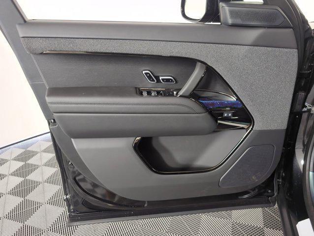 Photo of 2025 Santorini Black Metallic Land Rover Range Rover Sport