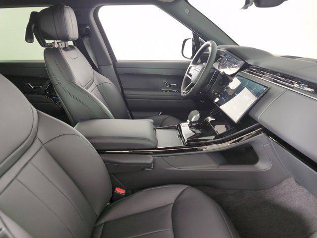 Photo of 2025 Santorini Black Metallic Land Rover Range Rover Sport