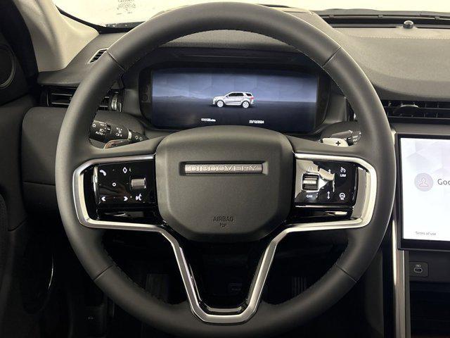 Photo of 2025 Hakuba Silver Metallic Land Rover Discovery Sport