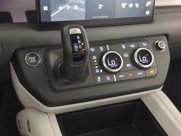 Photo of 2025 Fuji White Land Rover Defender
