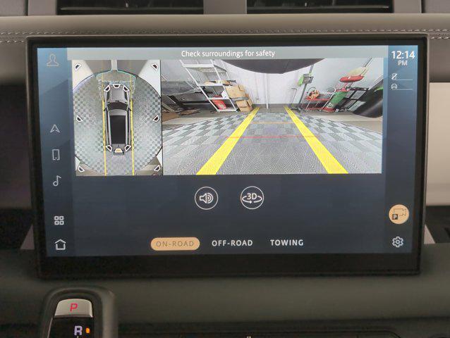 Photo of 2025 Fuji White Land Rover Defender