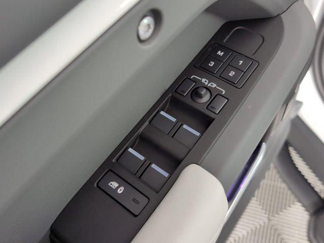 Photo of 2025 Fuji White Land Rover Defender