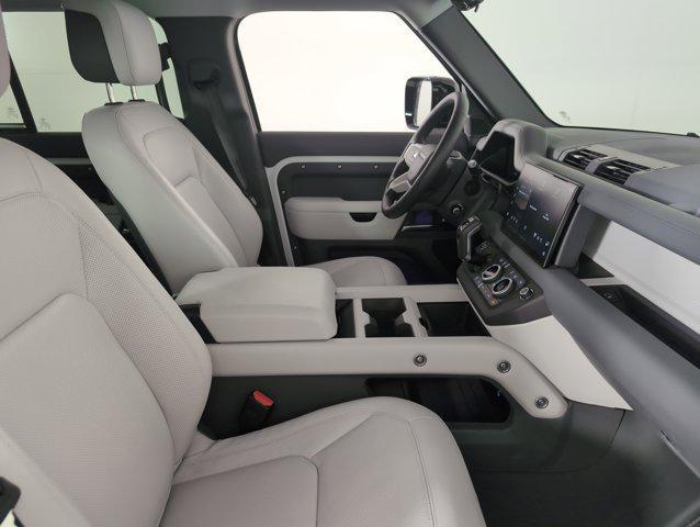Photo of 2025 Fuji White Land Rover Defender