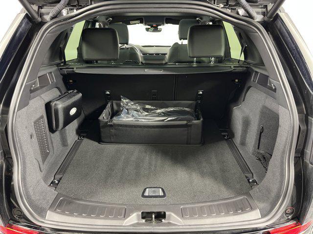 Photo of 2024 Santorini Black Metallic Land Rover Discovery Sport