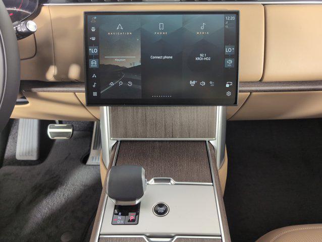 Photo of 2025 Belgravia Green Land Rover Range Rover