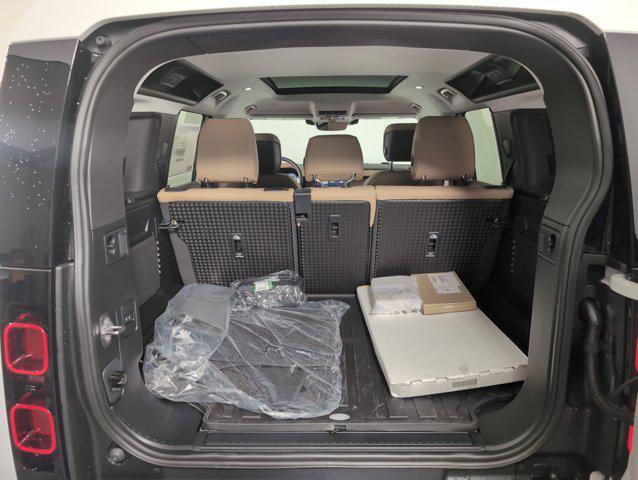 Photo of 2025 Fuji White Land Rover Defender