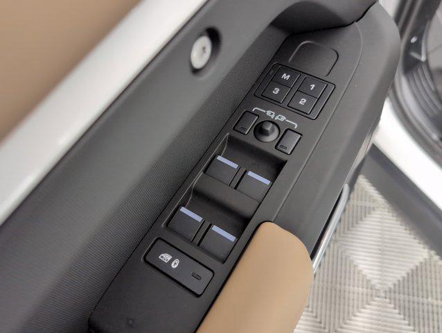 Photo of 2025 Fuji White Land Rover Defender
