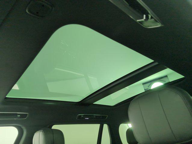 Photo of 2025 Fuji White Land Rover Range Rover