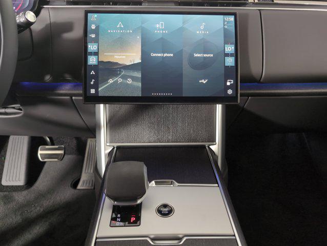 Photo of 2025 Fuji White Land Rover Range Rover