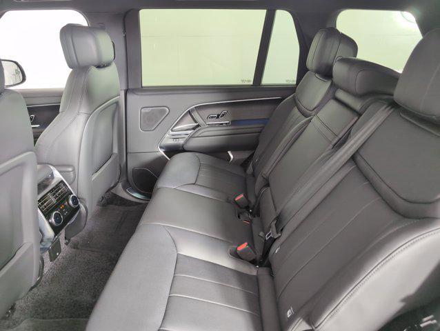 Photo of 2025 Fuji White Land Rover Range Rover
