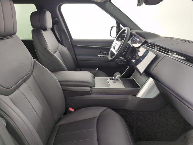 Photo of 2025 Fuji White Land Rover Range Rover