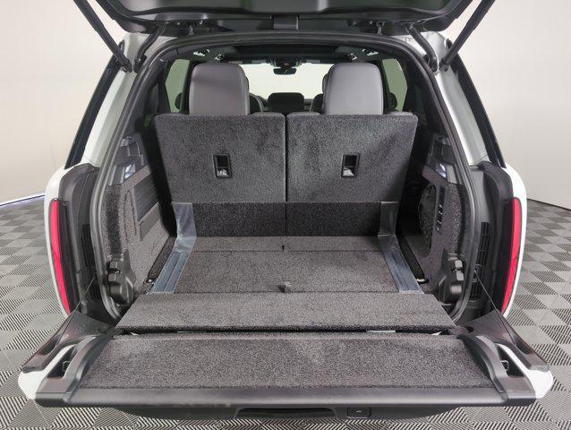 Photo of 2025 Fuji White Land Rover Range Rover