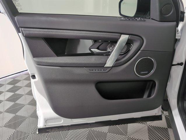Photo of 2025 Fuji White Land Rover Discovery Sport