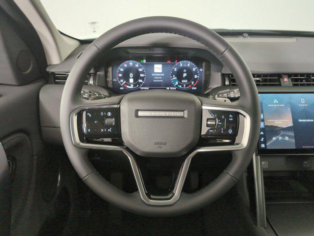 Photo of 2025 Fuji White Land Rover Discovery Sport