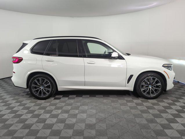 Photo of 2021 Alpine White BMW X5
