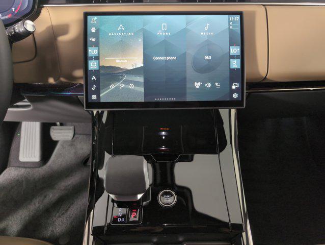 Photo of 2025 Fuji White Land Rover Range Rover Sport