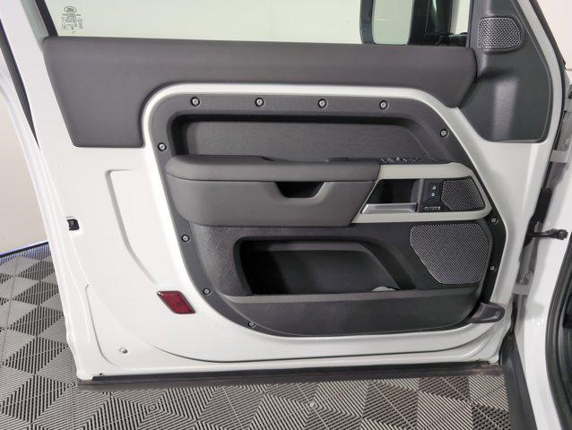 Photo of 2024 Fuji White Land Rover Defender