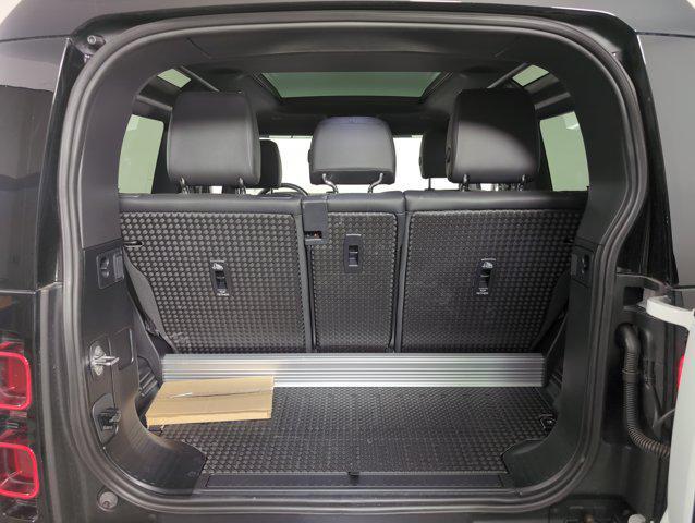Photo of 2024 Fuji White Land Rover Defender
