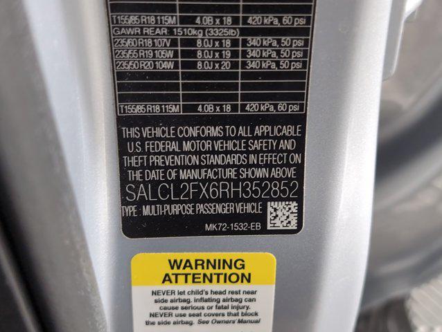 Photo of 2024 Hakuba Silver Metallic Land Rover Discovery Sport