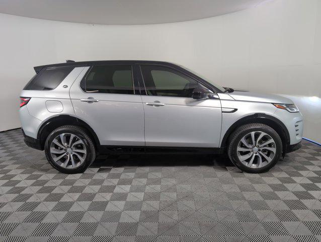 Photo of 2024 Hakuba Silver Metallic Land Rover Discovery Sport