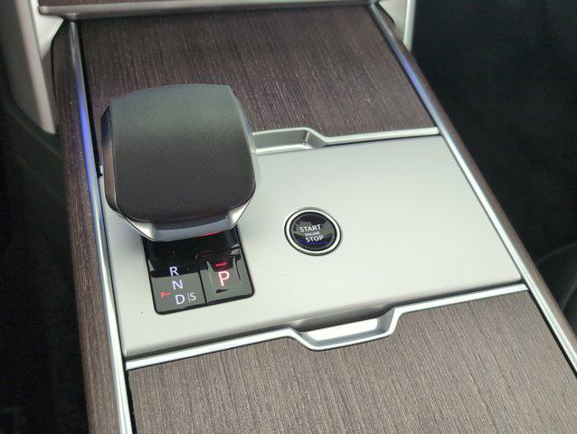 Photo of 2025 Ostuni Pearl White Premium Metallic Land Rover Range Rover