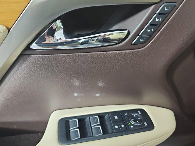Photo of 2018 Gold Lexus RX 350