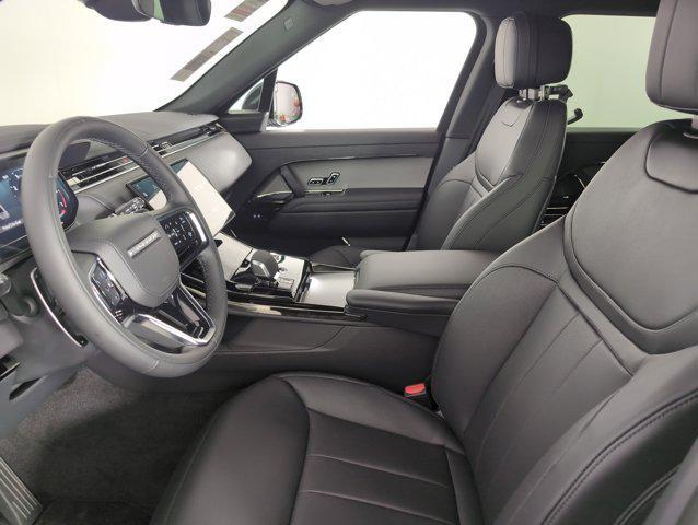 Photo of 2025 Fuji White Land Rover Range Rover Sport