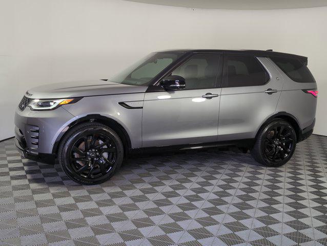 Photo of 2025 Eiger Grey Metallic Land Rover Discovery