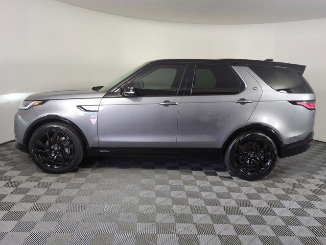 Photo of 2025 Eiger Grey Metallic Land Rover Discovery