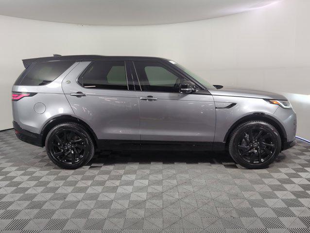 Photo of 2025 Eiger Grey Metallic Land Rover Discovery