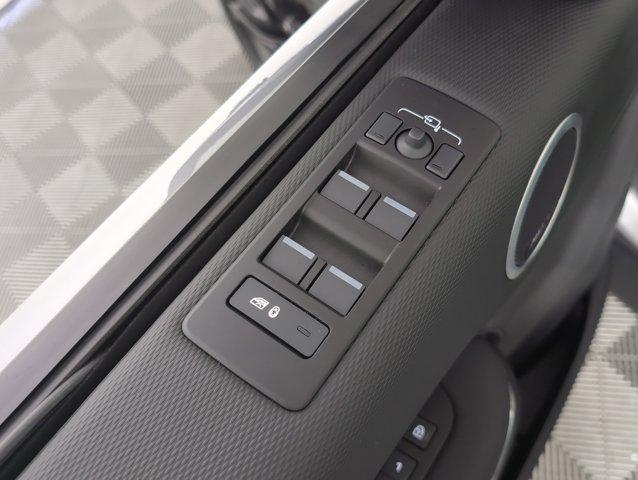 Photo of 2025 Eiger Grey Metallic Land Rover Discovery