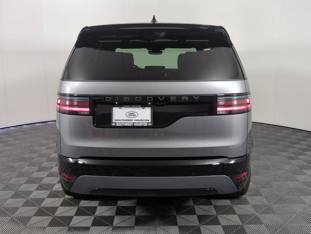 Photo of 2025 Eiger Grey Metallic Land Rover Discovery