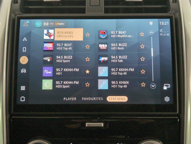 Photo of 2025 Eiger Grey Metallic Land Rover Discovery