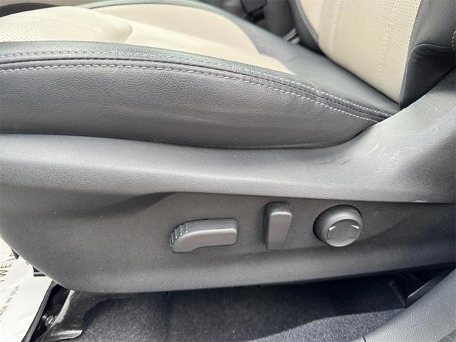 Photo of 2023 Crystal White Pearl Subaru Forester