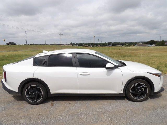 Photo of 2025 Snow White Pearl Kia K4