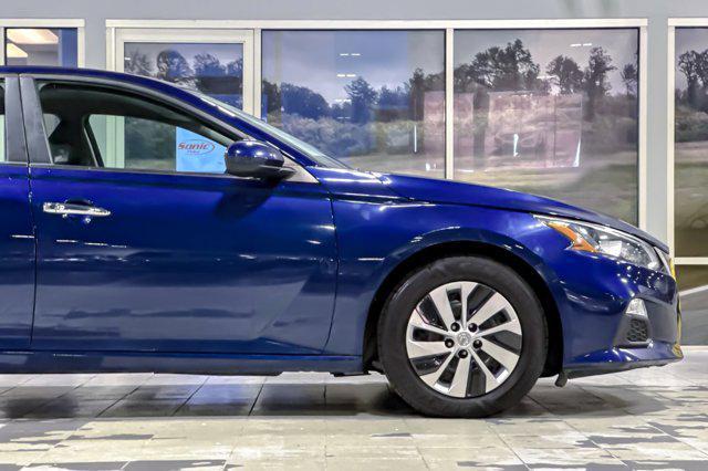 Photo of 2021 Deep Blue Pearl Nissan Altima