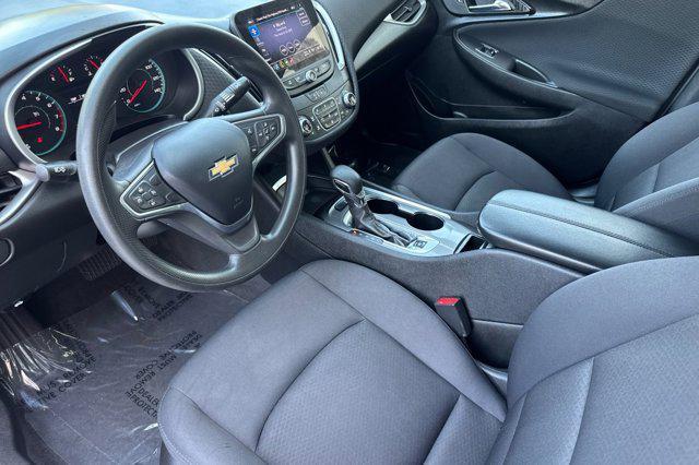 Photo of 2022 Silver Ice Metallic Chevrolet Malibu