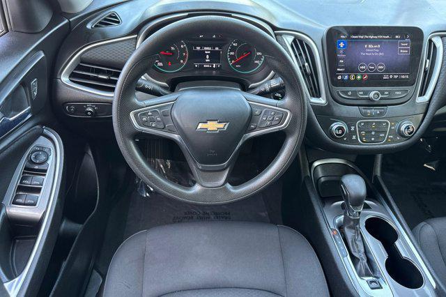 Photo of 2022 Silver Ice Metallic Chevrolet Malibu