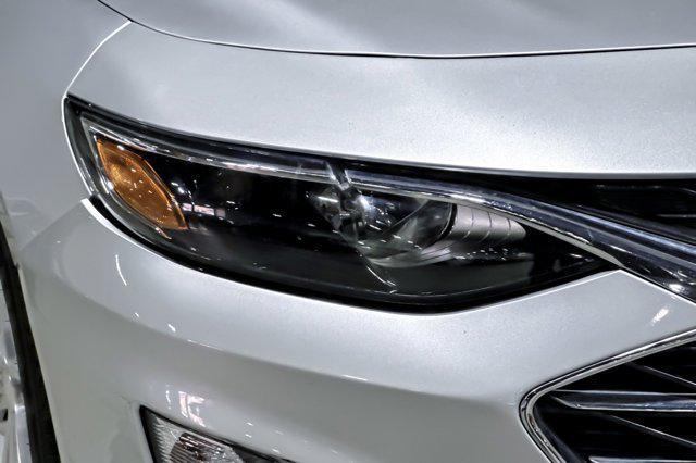 Photo of 2022 Silver Ice Metallic Chevrolet Malibu
