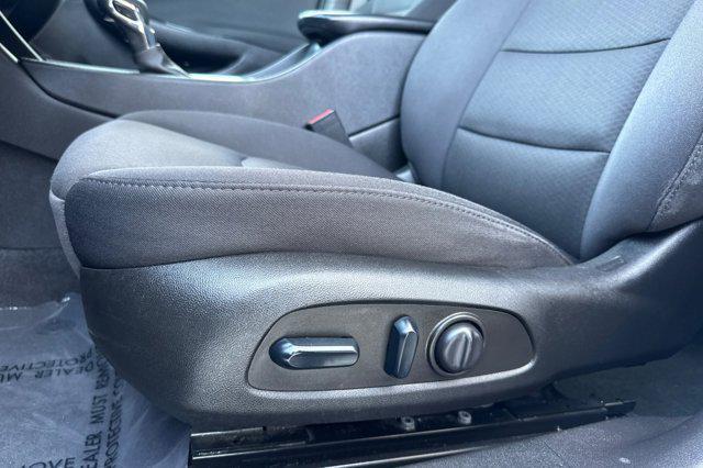 Photo of 2022 Silver Ice Metallic Chevrolet Malibu