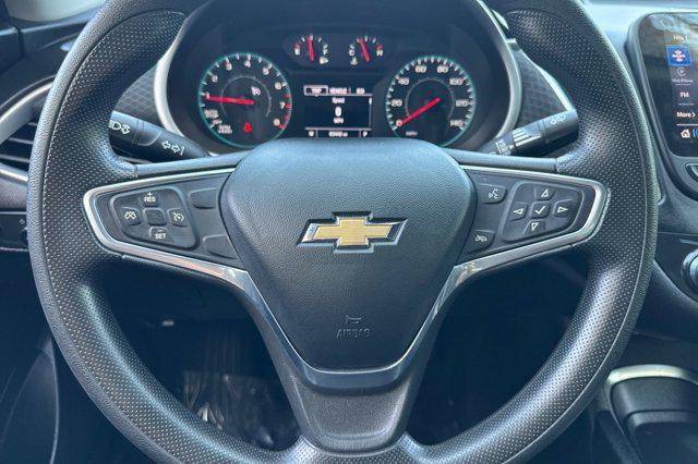 Photo of 2022 Silver Ice Metallic Chevrolet Malibu