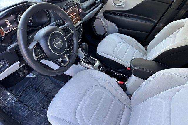 Photo of 2022 Alpine White Clearcoat Jeep Renegade