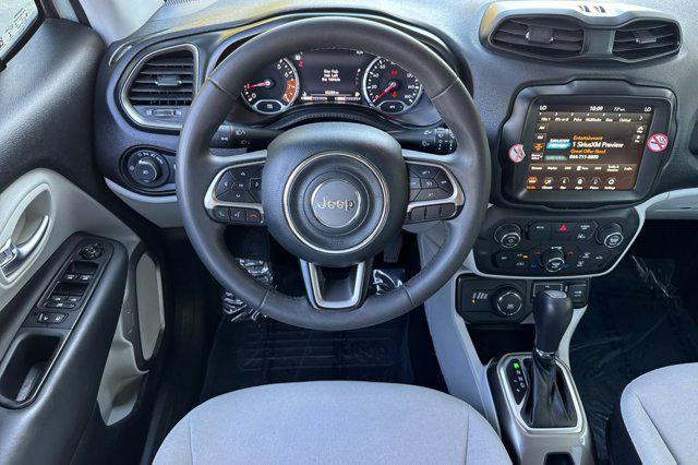 Photo of 2022 Alpine White Clearcoat Jeep Renegade