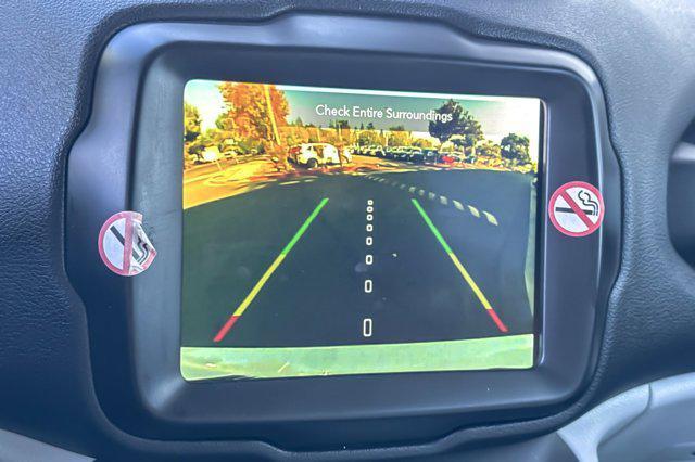 Photo of 2022 Alpine White Clearcoat Jeep Renegade