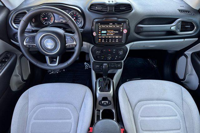 Photo of 2022 Alpine White Clearcoat Jeep Renegade