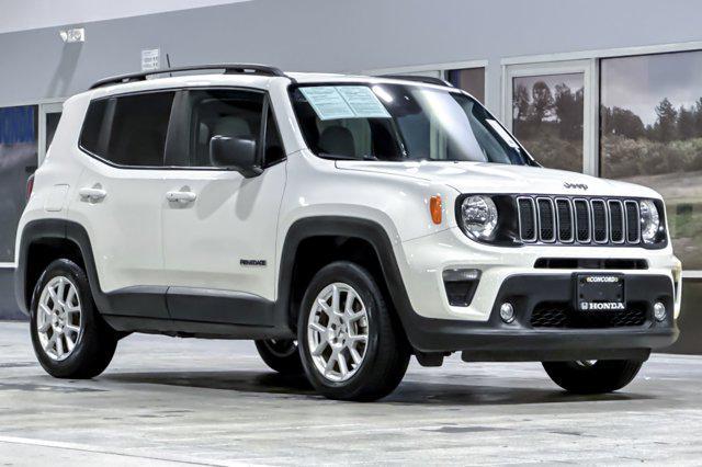 Photo of 2022 Alpine White Clearcoat Jeep Renegade