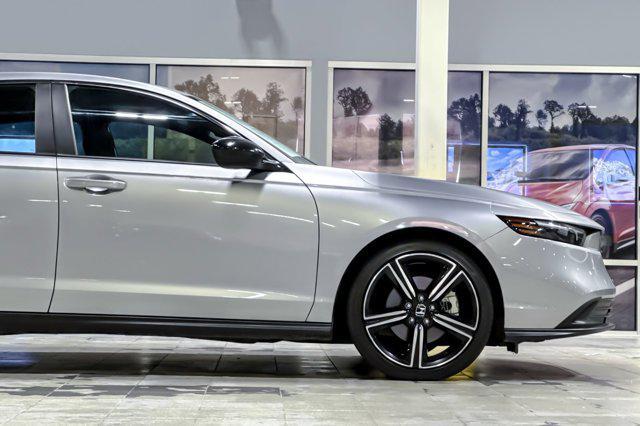 Photo of 2024 Solar Silver Metallic Honda Accord Hybrid
